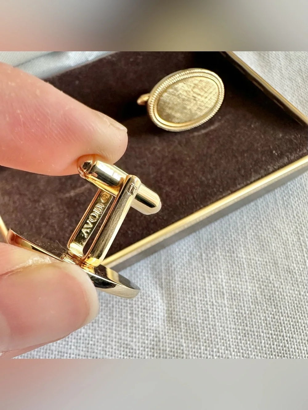 Vintage Avon Citation men’s jewelry gold-tone brushed oval cufflinks